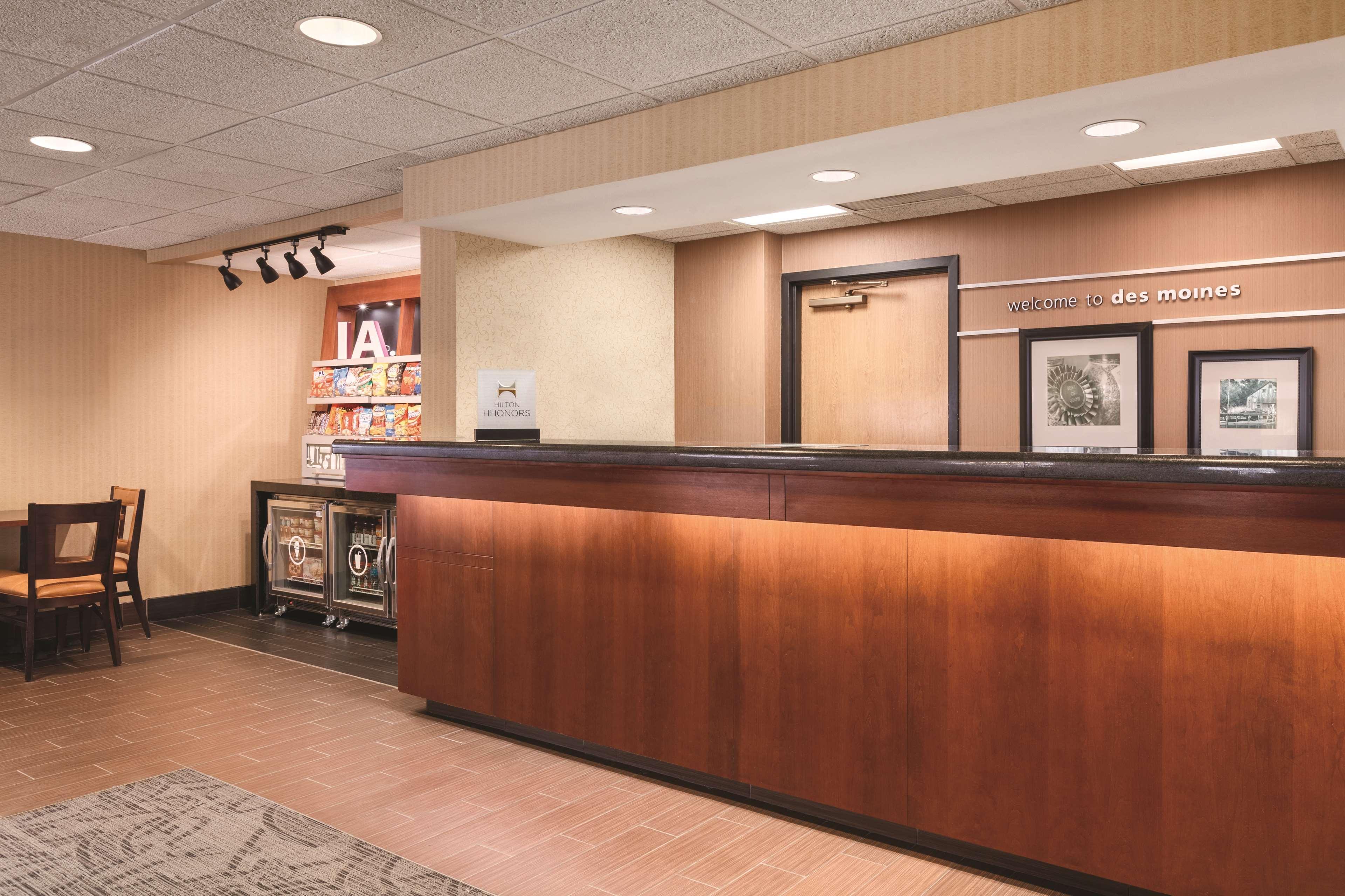 Hampton Inn Des Moines-Airport Exterior foto