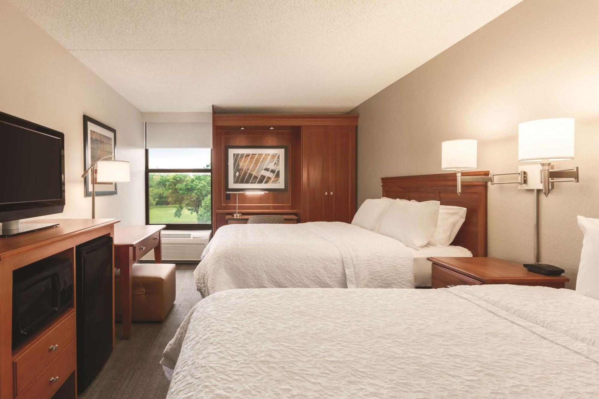 Hampton Inn Des Moines-Airport Exterior foto